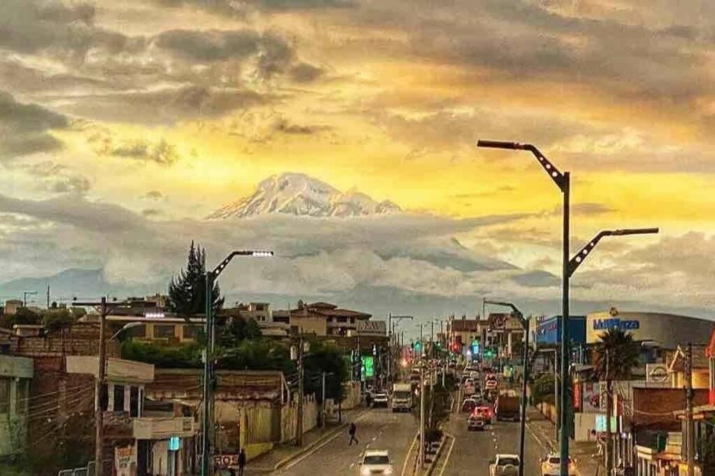 Hermoso Departamento Central Familiar Riobamba Exterior foto